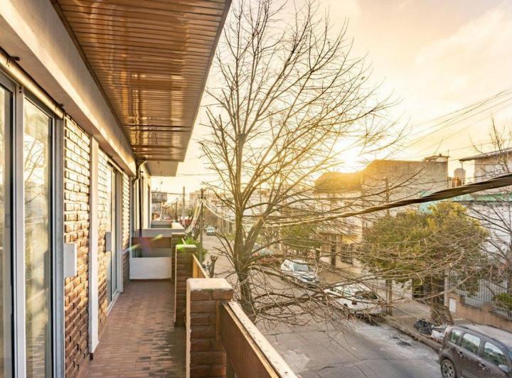 Casa · 200m² · 4 Ambientes · 3 Cocheras