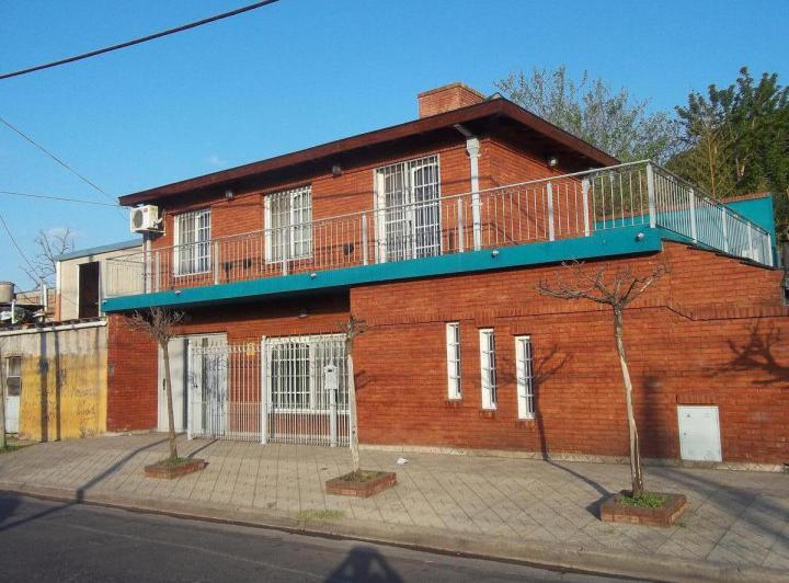 Casa · 190m² · 4 Ambientes · 1 Cochera