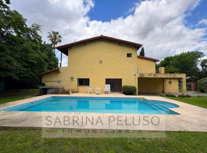 Casa · 100m² · 4 Ambientes · 1 Cochera