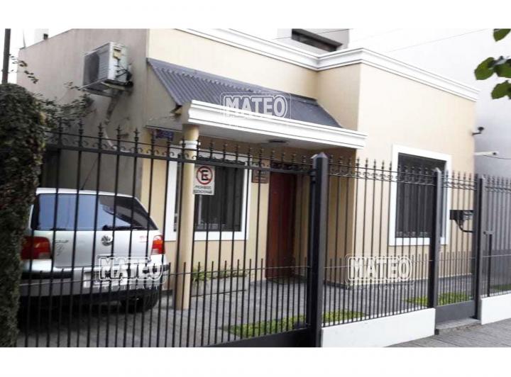 Casa · 1m² · 5 Ambientes · 1 Cochera