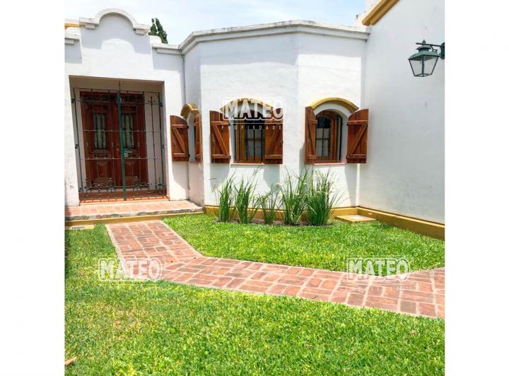Casa · 1m² · 5 Ambientes