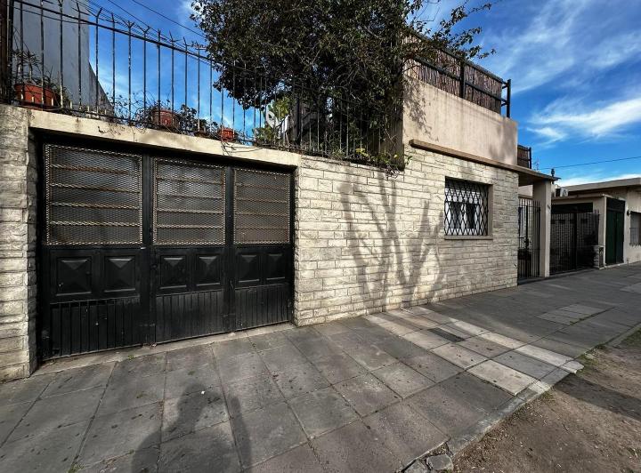 Casa · 140m² · 3 Ambientes · 1 Cochera
