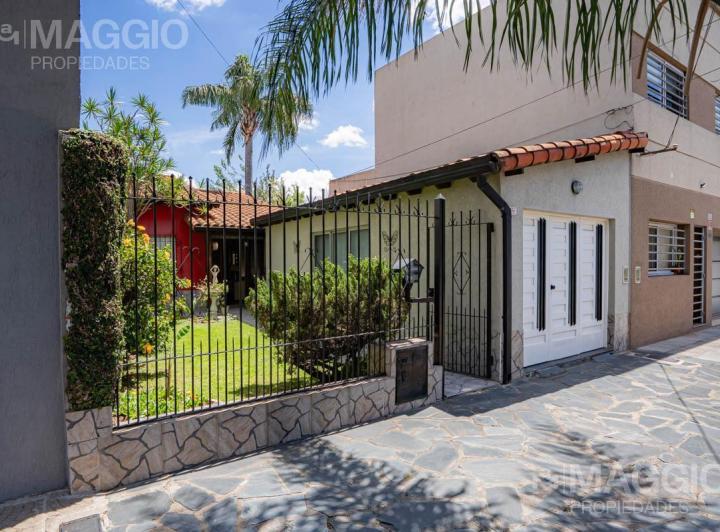 Casa · 135m² · 4 Ambientes · 1 Cochera