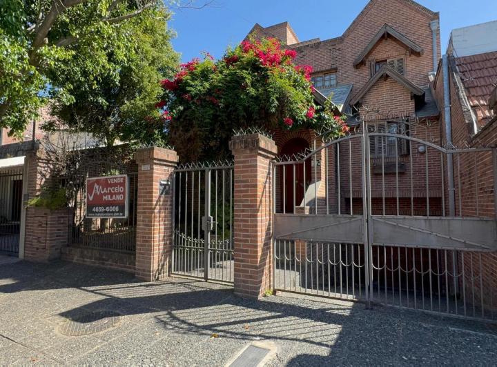 Casa · 307m² · 5 Ambientes · 3 Cocheras