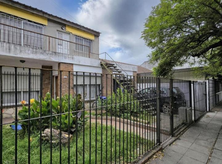 Casa · 130m² · 5 Ambientes · 1 Cochera