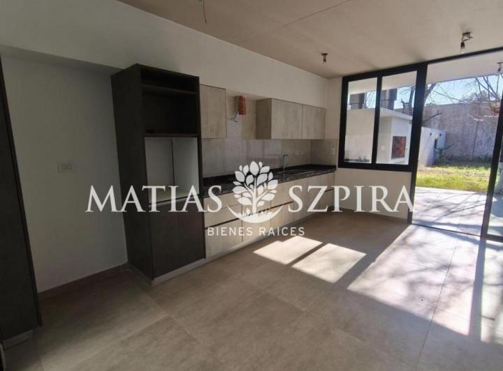 Casa · 150m² · 4 Ambientes · 2 Cocheras