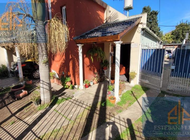 Casa · 238m² · 4 Ambientes · 4 Cocheras