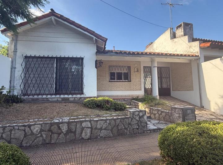 Casa · 128m² · 4 Ambientes · 2 Cocheras