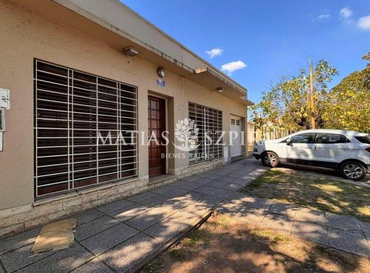 Casa · 125m² · 3 Ambientes · 2 Cocheras
