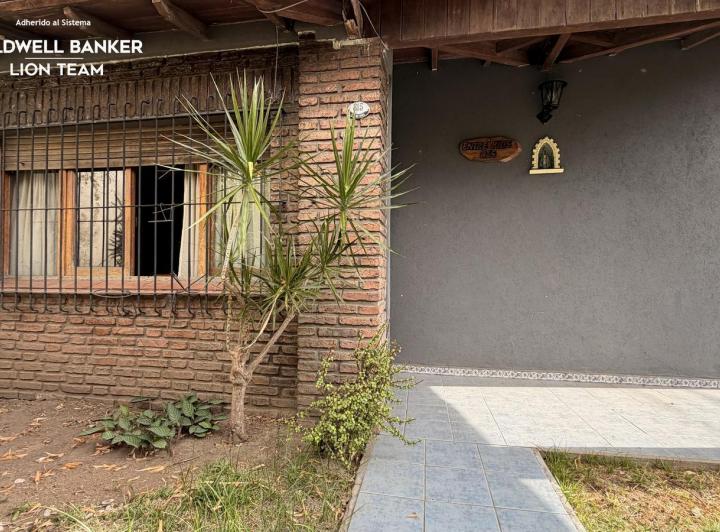 Casa · 120m² · 4 Ambientes · 2 Cocheras