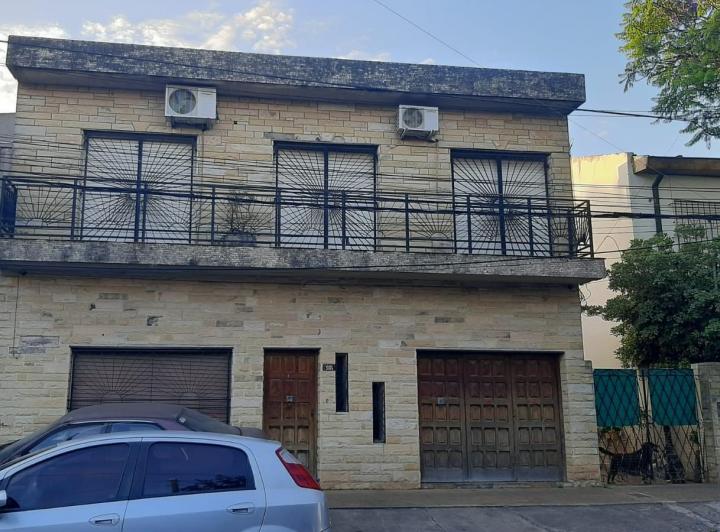 Casa · 100m² · 3 Ambientes · 3 Cocheras