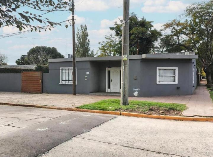 Casa · 130m² · 5 Ambientes · 2 Cocheras