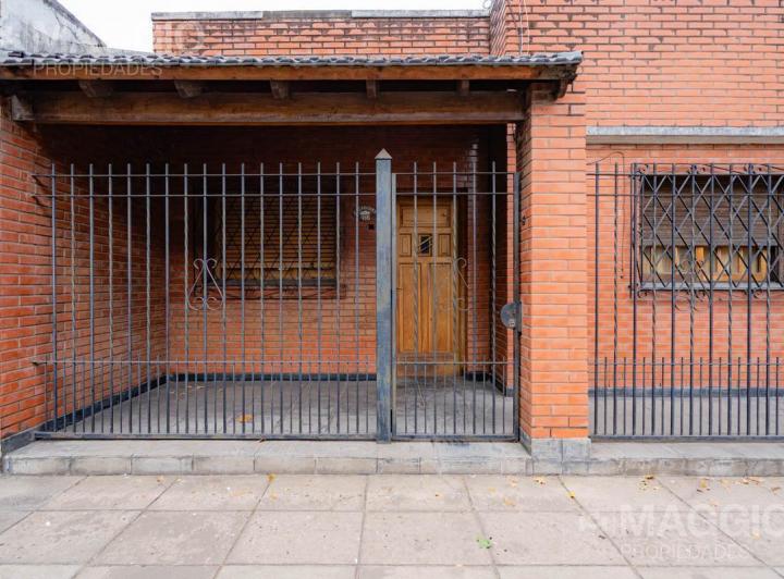 Casa · 115m² · 4 Ambientes · 1 Cochera