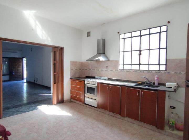 Casa · 200m² · 3 Ambientes · 1 Cochera