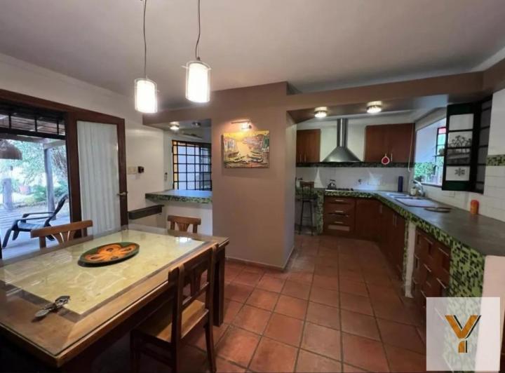 Casa · 210m² · 4 Ambientes