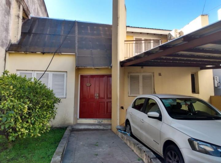 Casa · 220m² · 5 Ambientes · 2 Cocheras