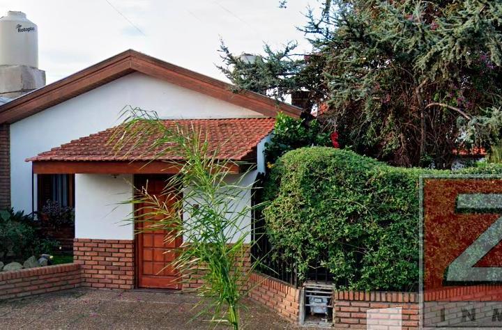 Casa · 130m² · 4 Ambientes · 2 Cocheras