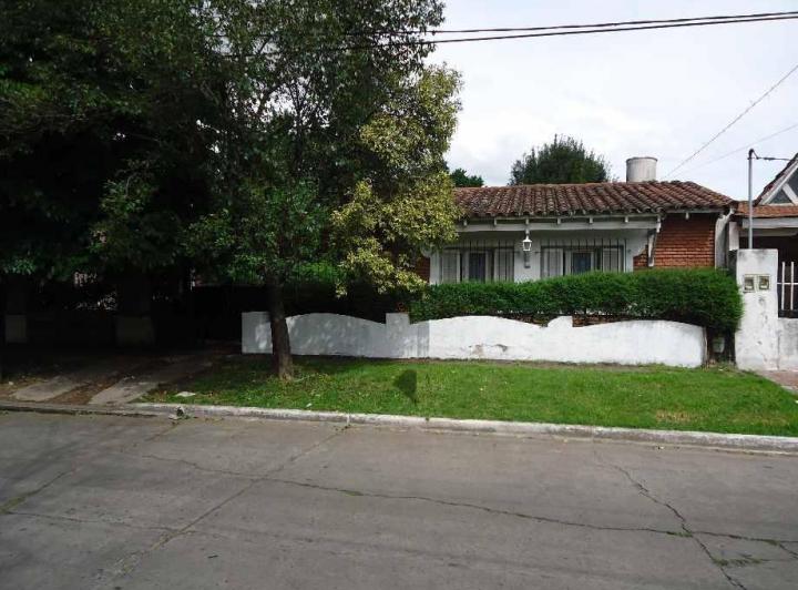 Casa · 90m² · 4 Ambientes · 1 Cochera
