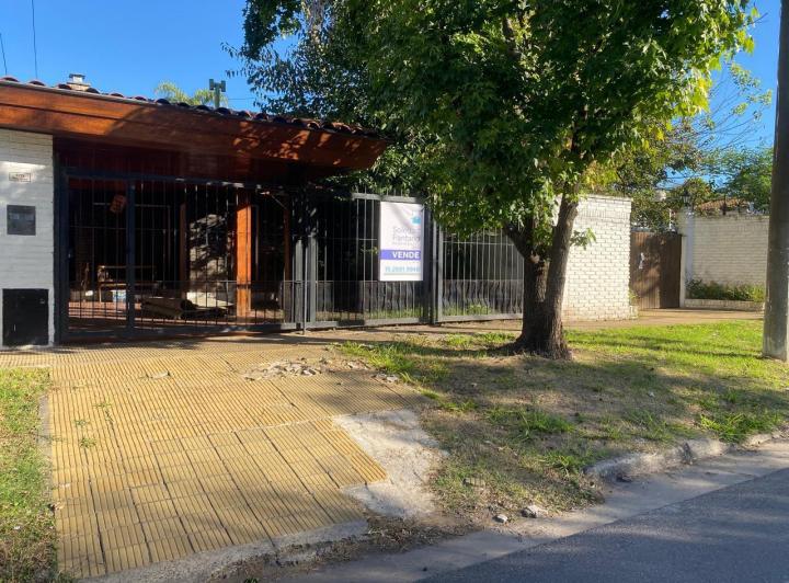 Casa · 250m² · 5 Ambientes · 1 Cochera