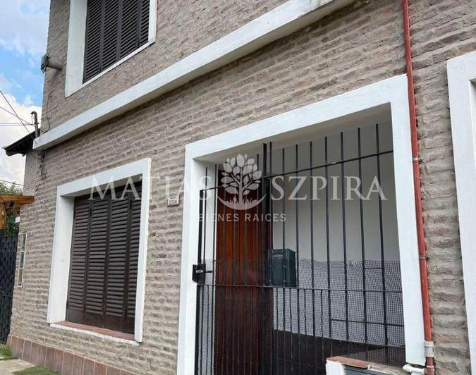 Casa · 130m² · 4 Ambientes · 1 Cochera