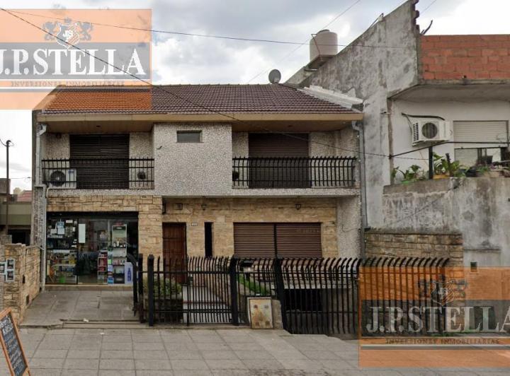 Casa · 298m² · 4 Ambientes · 1 Cochera