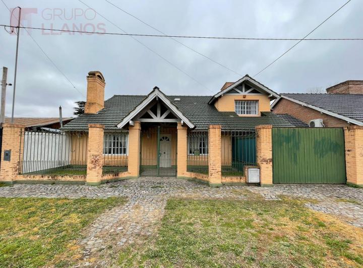 Casa · 180m² · 5 Ambientes · 1 Cochera
