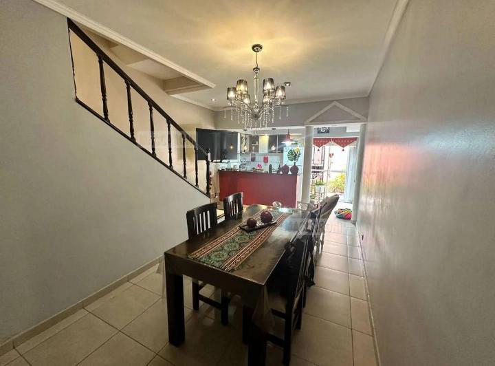 Casa · 85m² · 4 Ambientes · 1 Cochera
