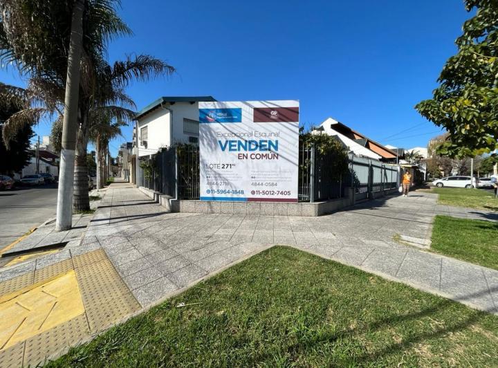 Casa · 200m² · 4 Ambientes · 2 Cocheras