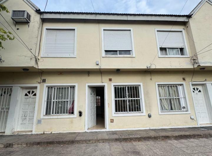Casa · 80m² · 2 Dormitorios · 1 Cochera