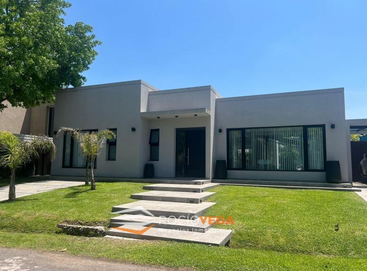 Casa · 148m² · 5 Ambientes · 2 Cocheras