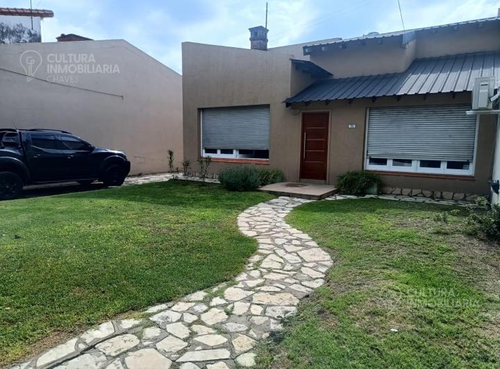 Casa · 150m² · 4 Ambientes · 3 Cocheras