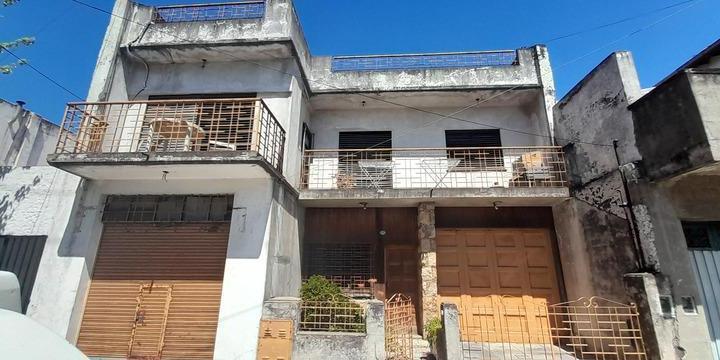 Casa · 202m² · 7 Ambientes · 1 Cochera