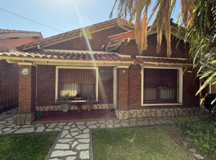 Casa · 116m² · 4 Ambientes · 1 Cochera
