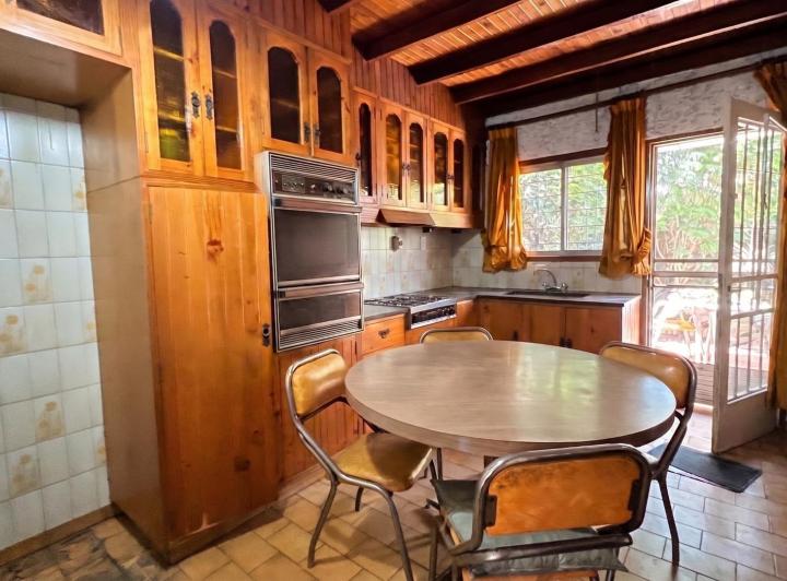 Casa · 110m² · 5 Ambientes · 1 Cochera