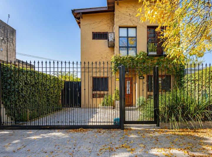 Casa · 265m² · 5 Ambientes · 2 Cocheras