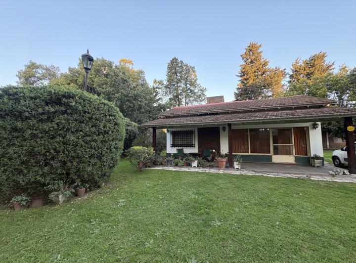 Casa · 140m² · 3 Ambientes · 2 Cocheras