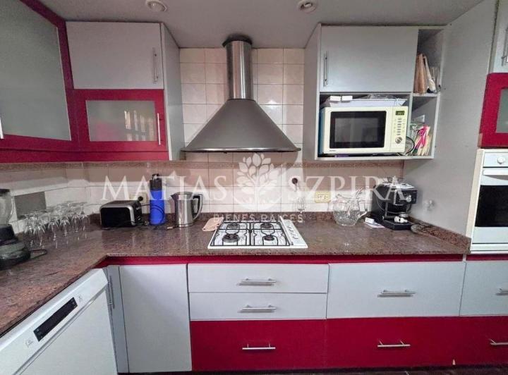 Casa · 209m² · 4 Ambientes · 2 Cocheras