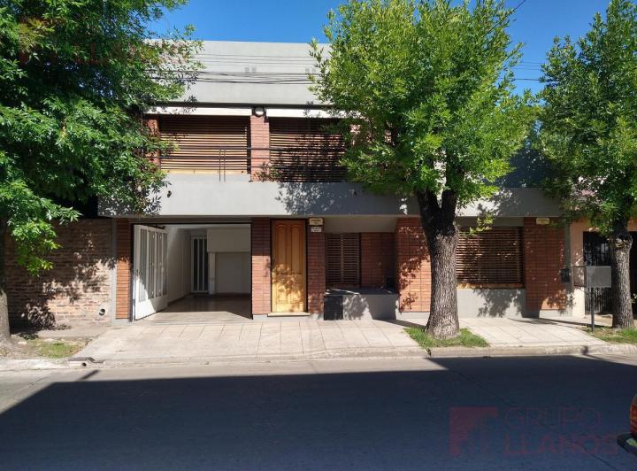 Casa · 171m² · 6 Ambientes · 1 Cochera