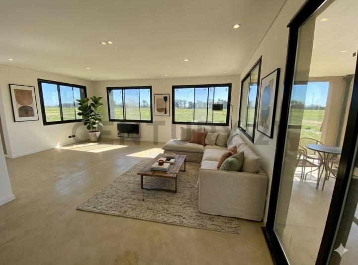 Casa · 170m² · 4 Ambientes · 1 Cochera