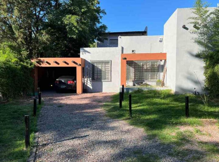 Casa · 300m² · 6 Ambientes
