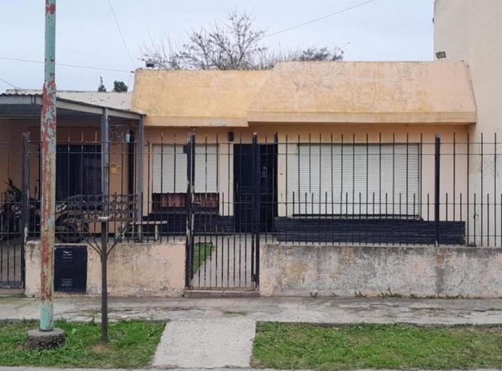 Casa · 90m² · 4 Ambientes · 1 Cochera