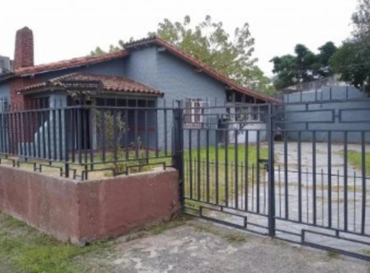 Casa · 200m² · 4 Ambientes · 2 Cocheras
