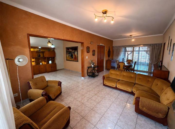 Casa · 172m² · 3 Ambientes · 1 Cochera