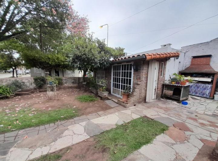 Casa · 88m² · 4 Ambientes · 1 Cochera