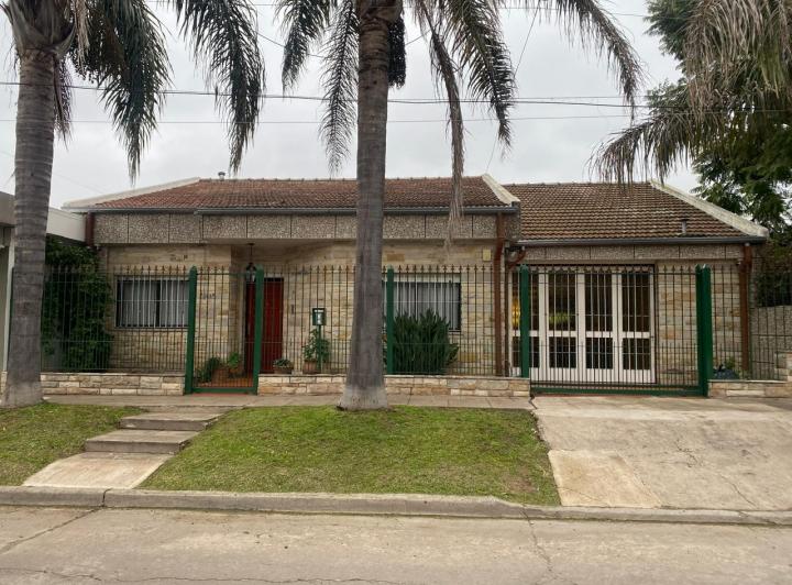 Casa · 140m² · 3 Dormitorios · 1 Cochera