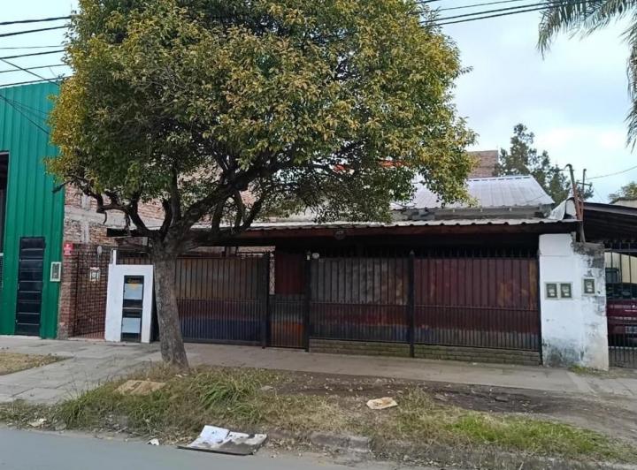 Casa · 180m² · 3 Ambientes · 2 Cocheras