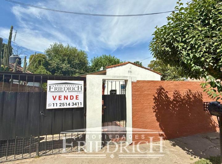 Casa · 70m² · 3 Ambientes · 2 Cocheras