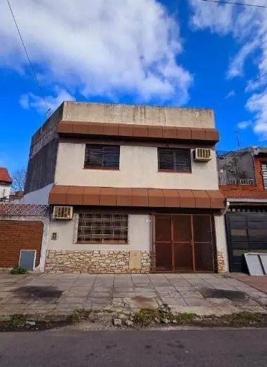 Casa · 120m² · 4 Ambientes · 1 Cochera