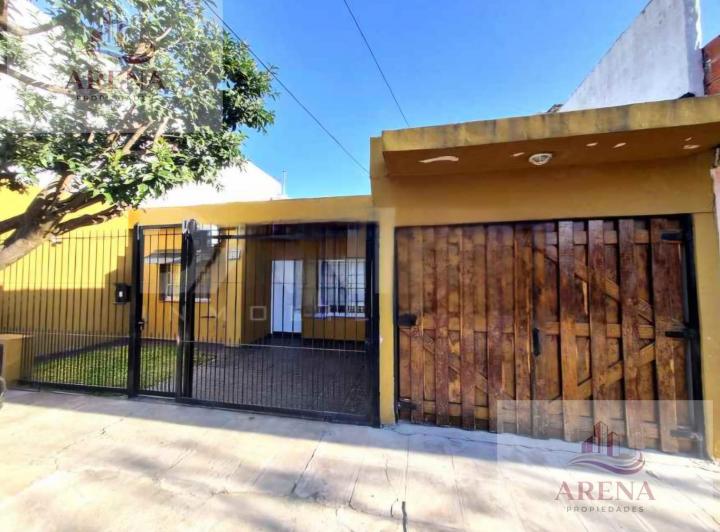 Casa · 140m² · 4 Ambientes · 2 Cocheras