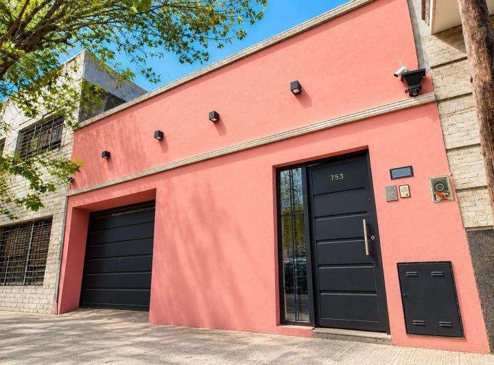 Casa · 400m² · 7 Ambientes · 1 Cochera